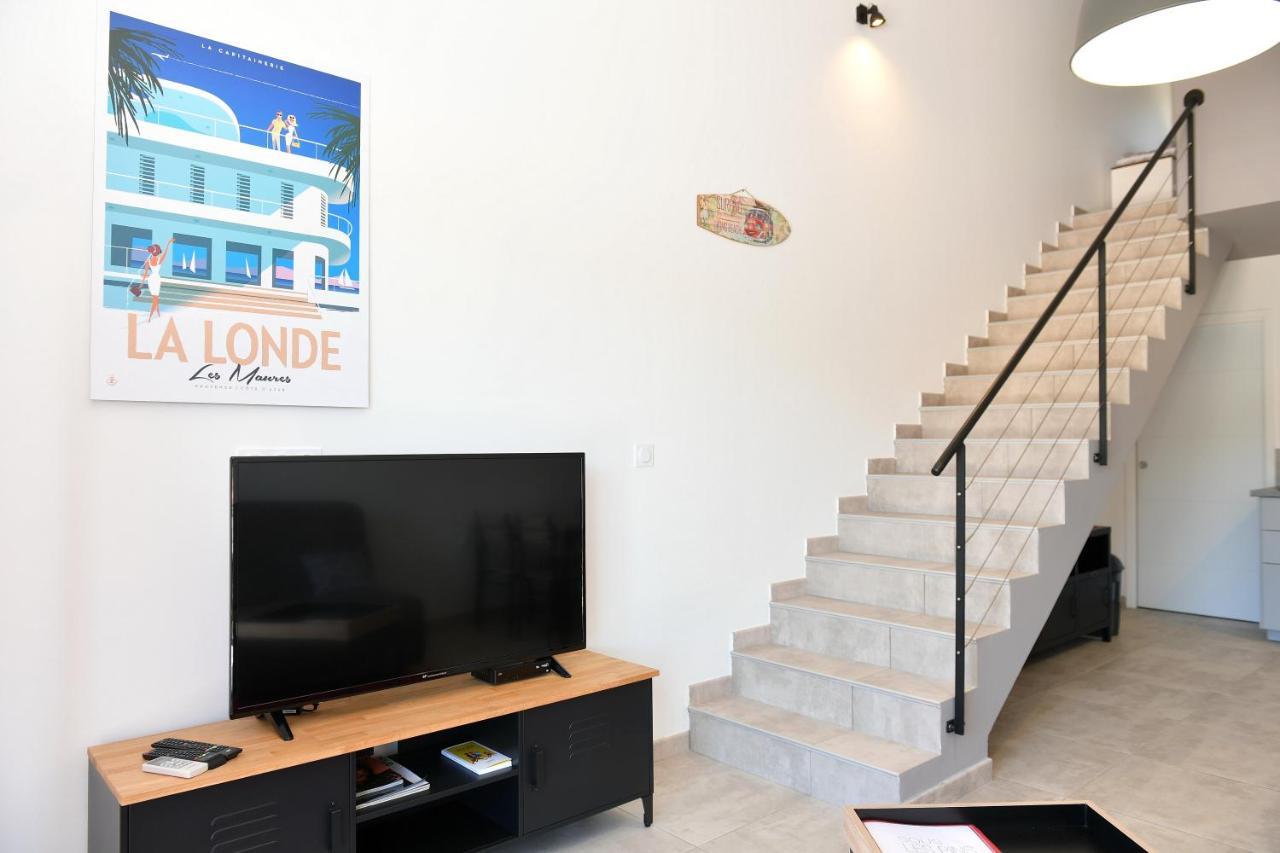Sous Les Pins Gites Et Chambres D'Hotes 라론드레모레 외부 사진