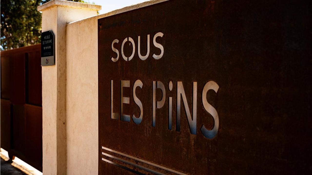 Sous Les Pins Gites Et Chambres D'Hotes 라론드레모레 외부 사진