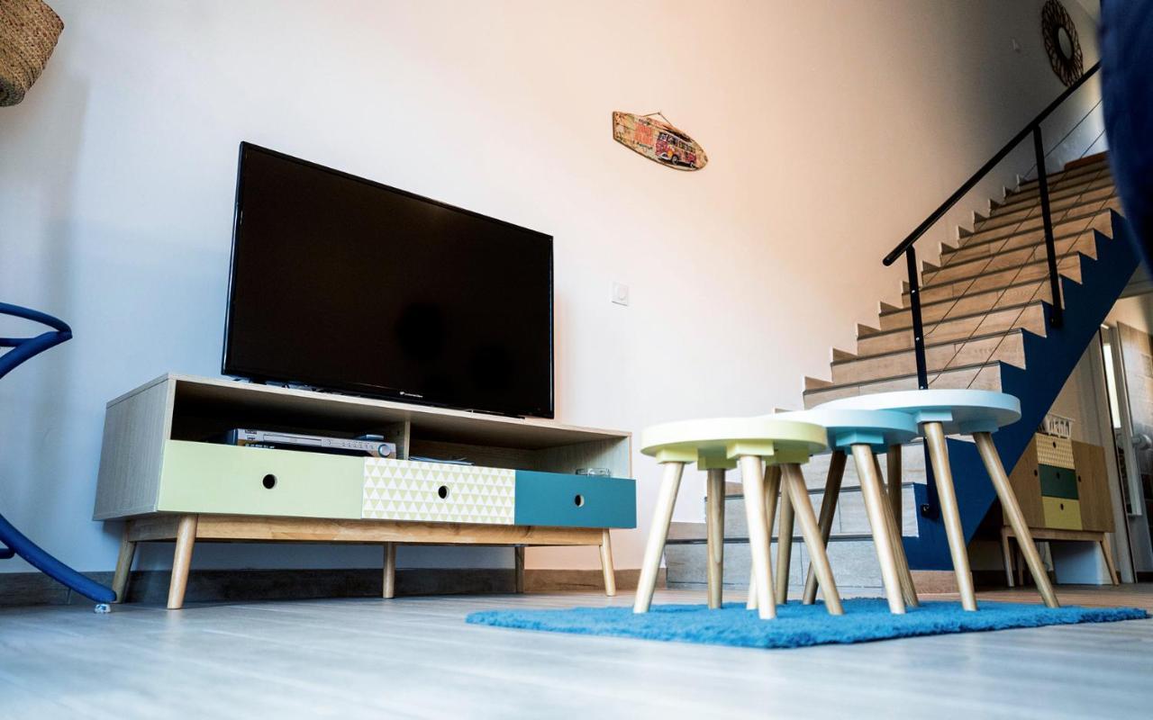 Sous Les Pins Gites Et Chambres D'Hotes 라론드레모레 외부 사진