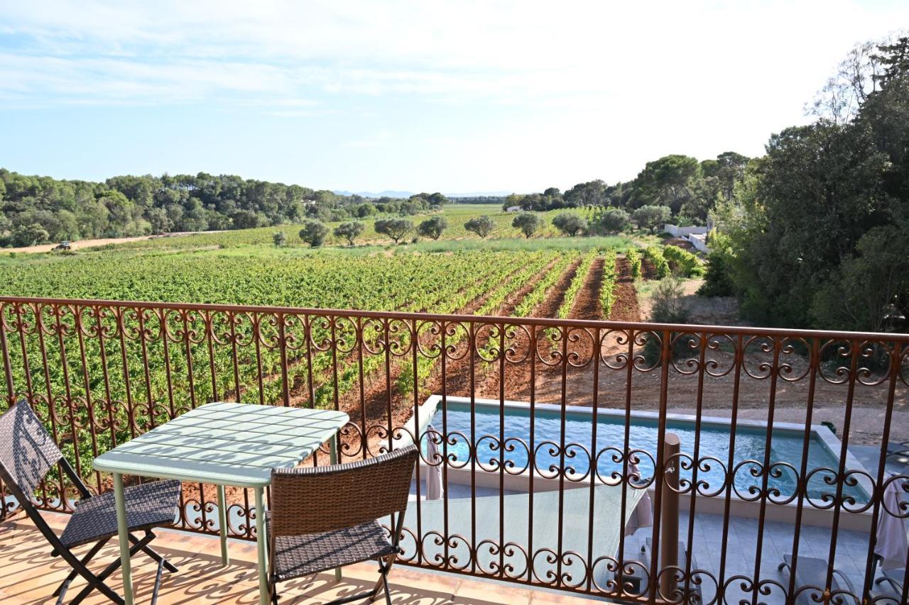 Sous Les Pins Gites Et Chambres D'Hotes 라론드레모레 외부 사진