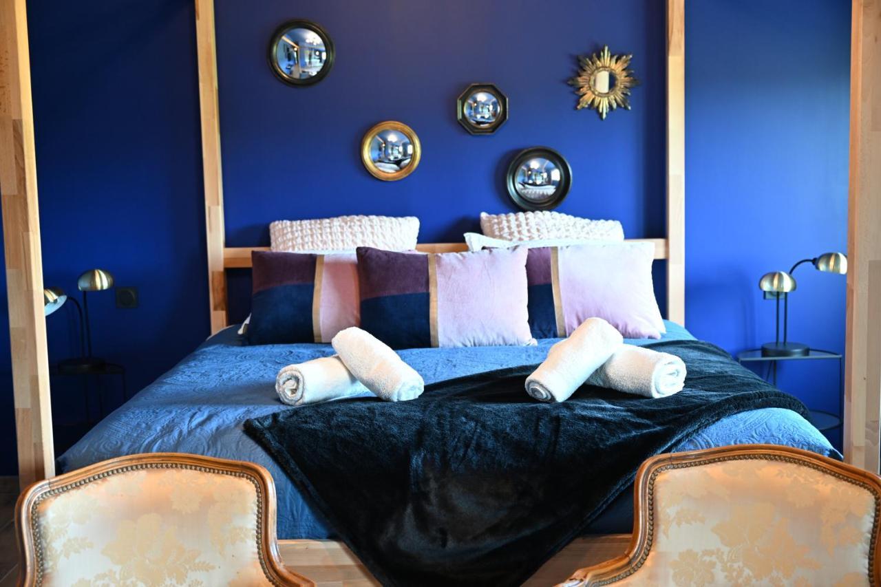 Sous Les Pins Gites Et Chambres D'Hotes 라론드레모레 외부 사진