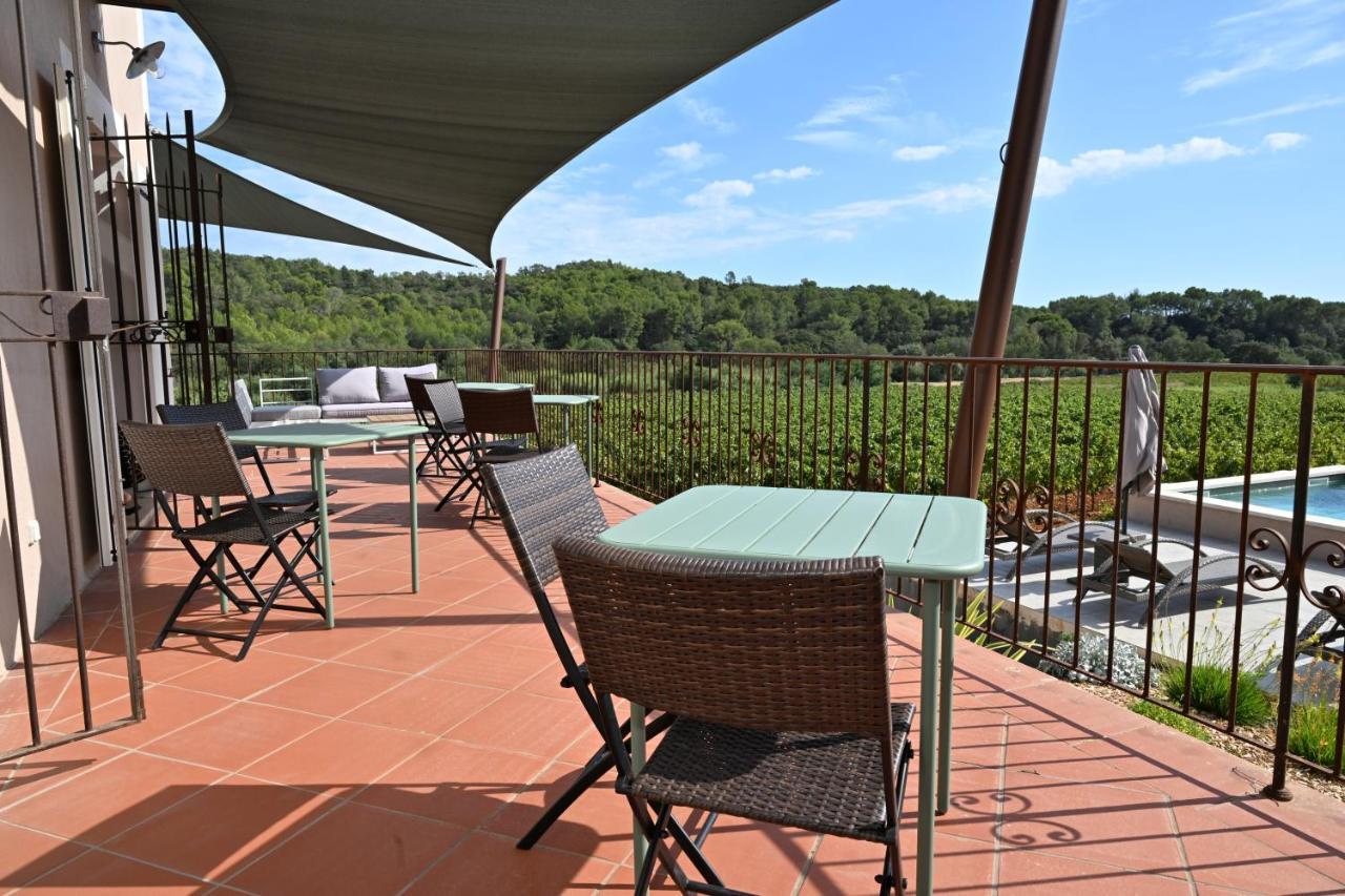 Sous Les Pins Gites Et Chambres D'Hotes 라론드레모레 외부 사진