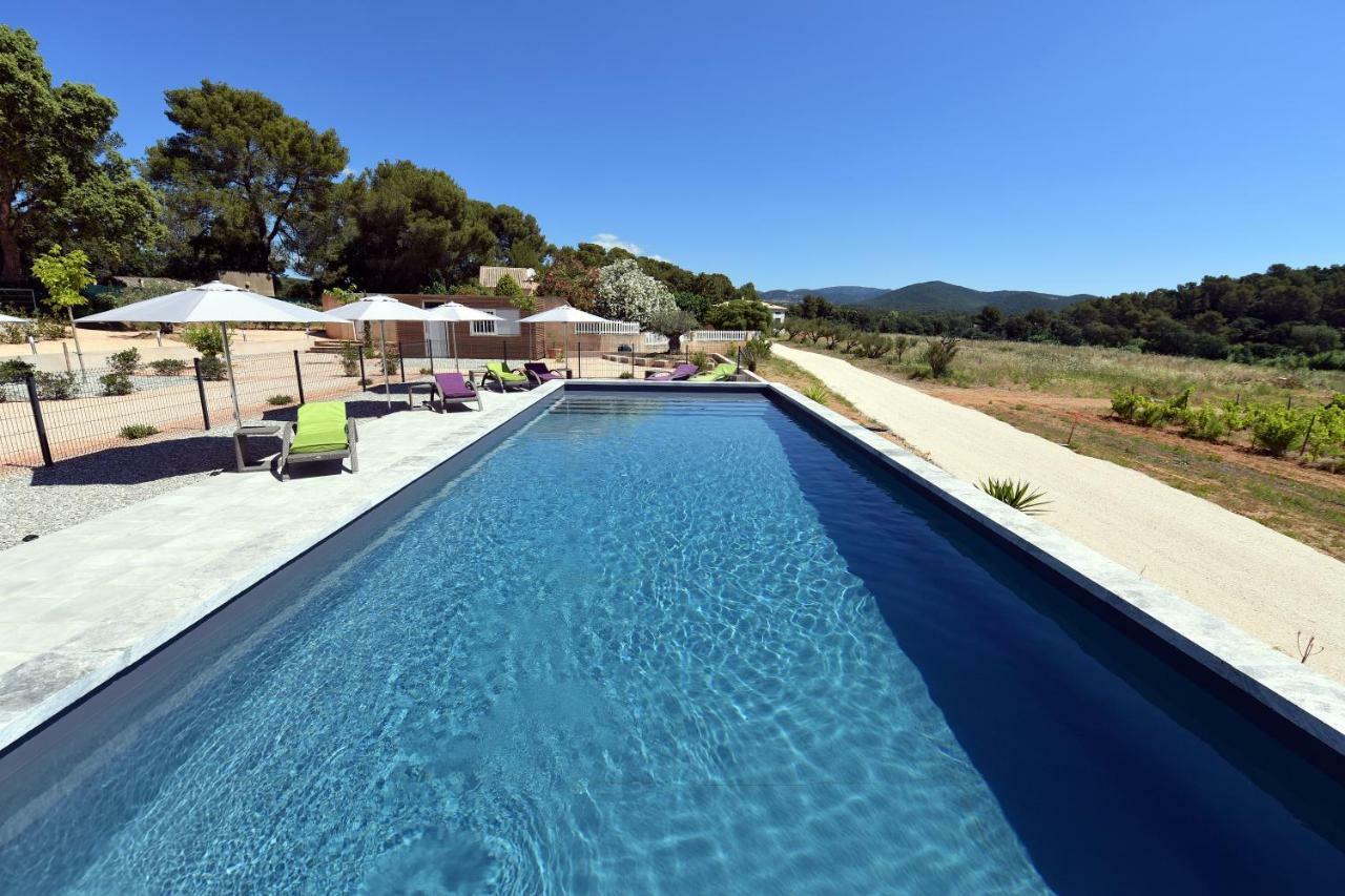 Sous Les Pins Gites Et Chambres D'Hotes 라론드레모레 외부 사진